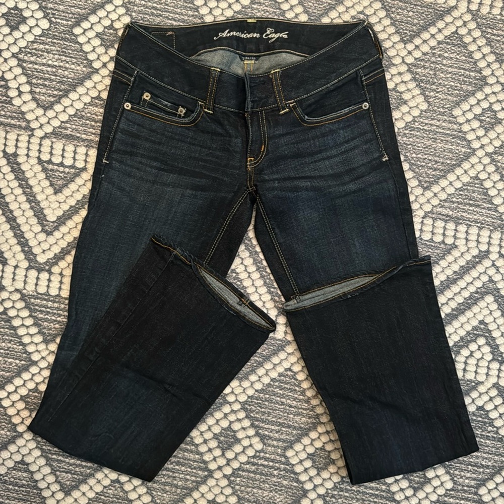 EUC AE Artist jeans size 0Short